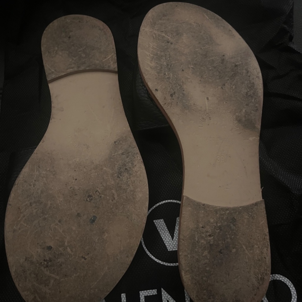 Valentino Slides - Picture 4 of 5